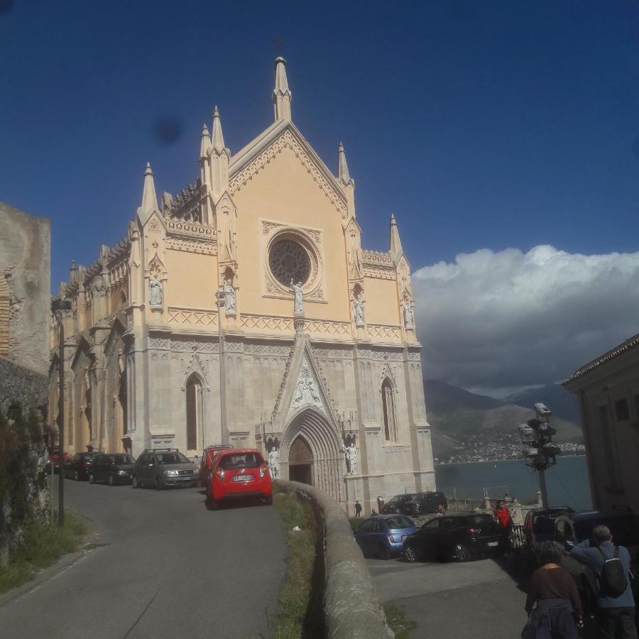 La Rosa Dei Venti Villa Gaeta Luaran gambar